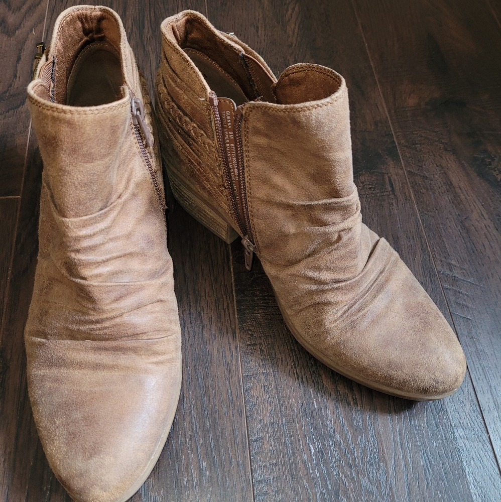 Baretraps Booties Size 9